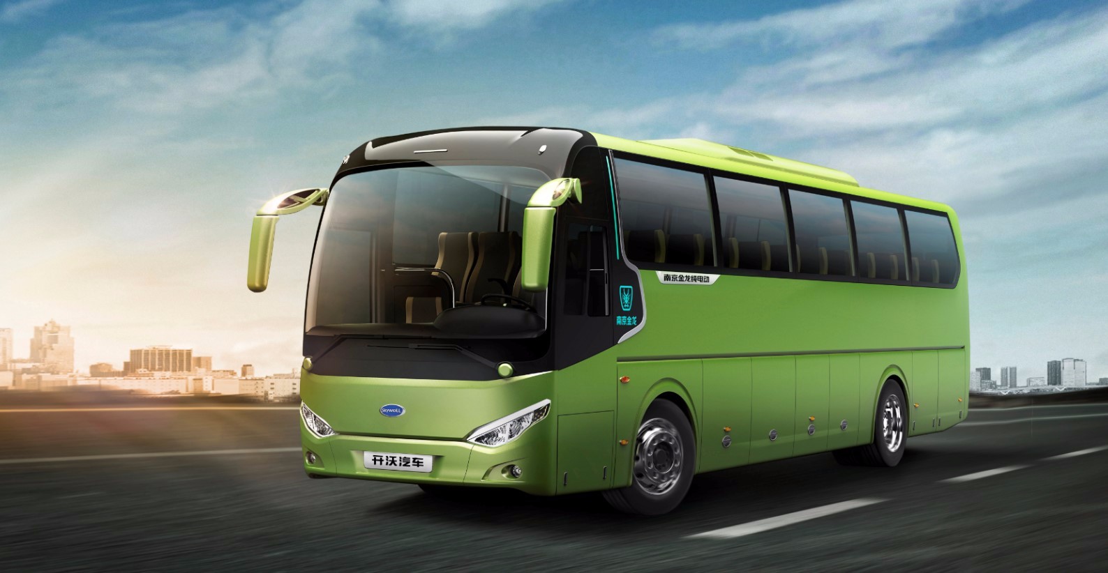 商乘并舉，鏈動(dòng)未來 南京金龍客車在新能源產(chǎn)業(yè)鏈中的多維拓展